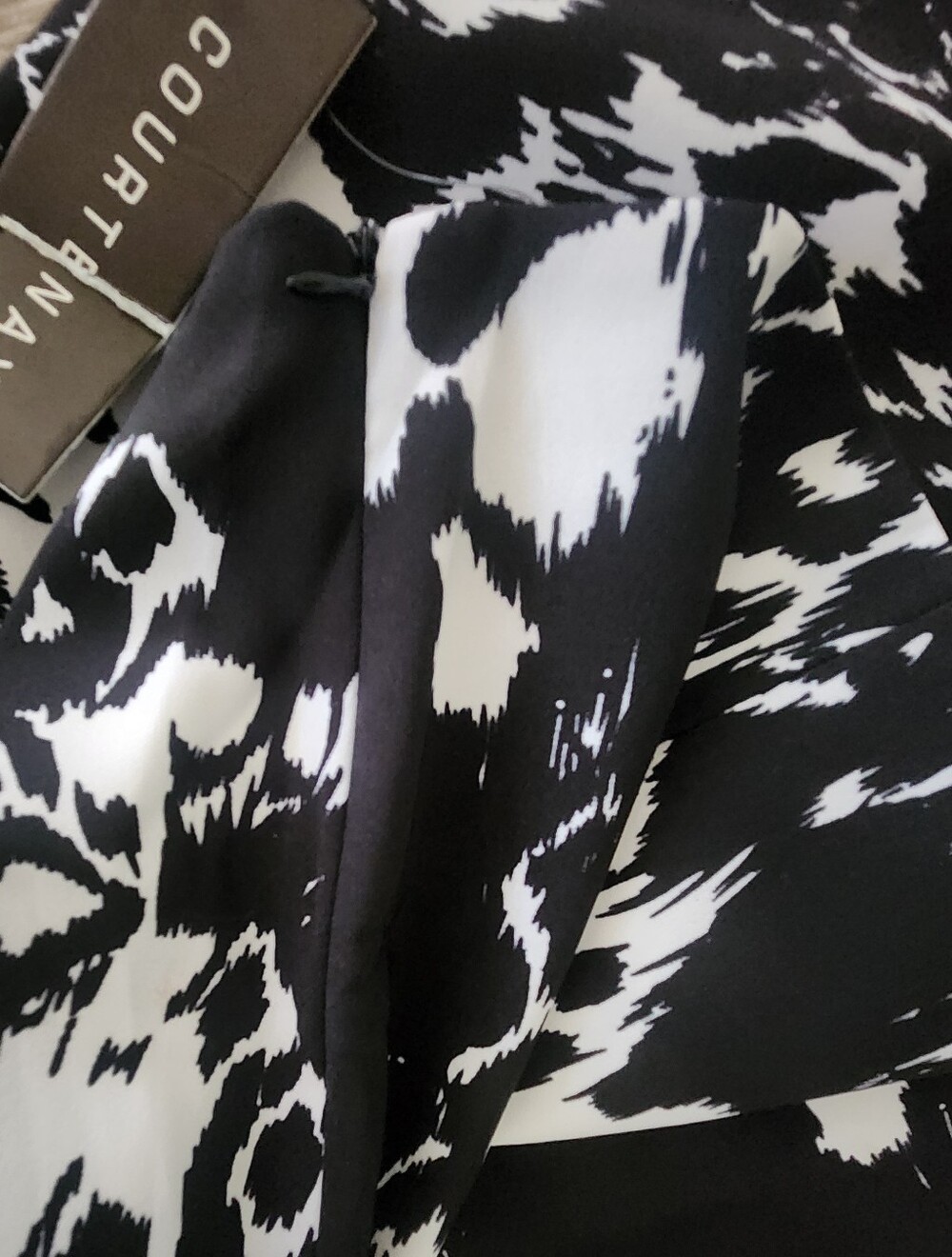 Black & White Patterned Pencil Skirt Sz 18 Nwt - Picture 3 of 3